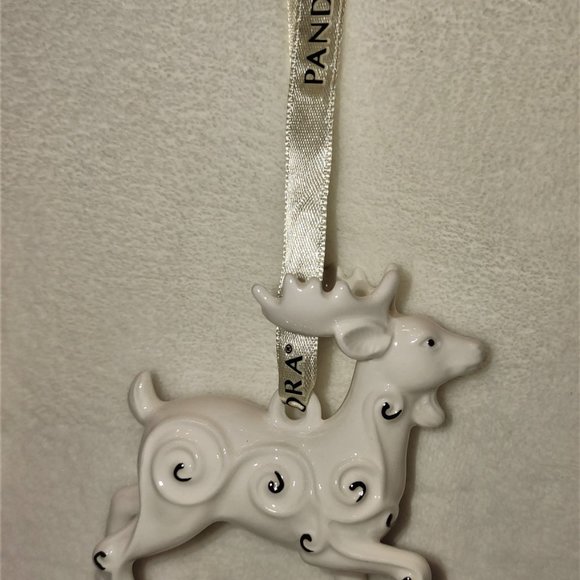RARE 2017 Pandora Reindeer Ornament-Jared Exclusive - Picture 3 of 7